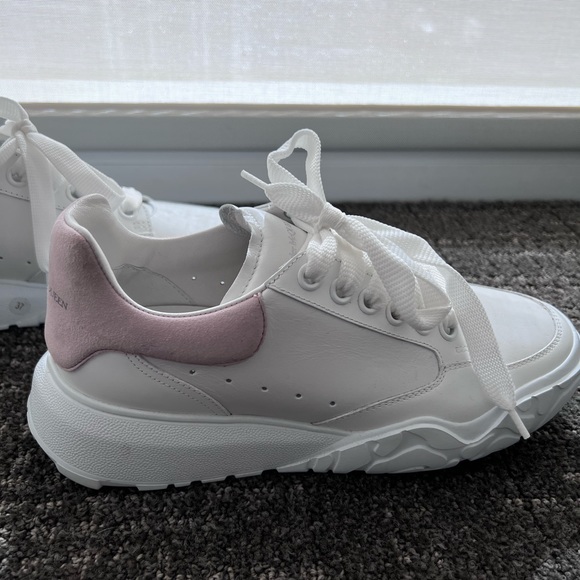 Alexander McQueen Shoes - Alexander McQueen Sneakers